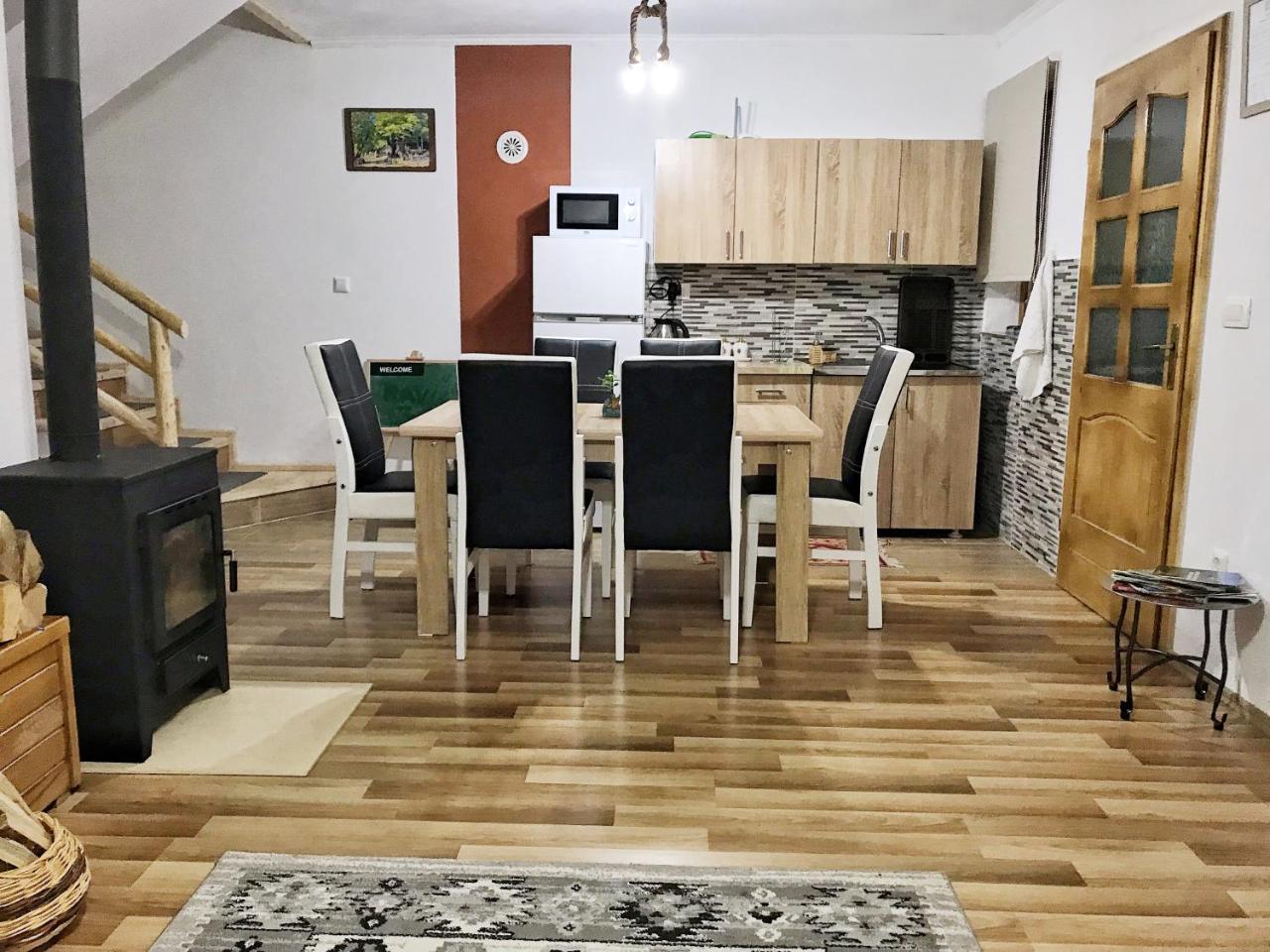 Chalet Kujta ペーチ エクステリア 写真